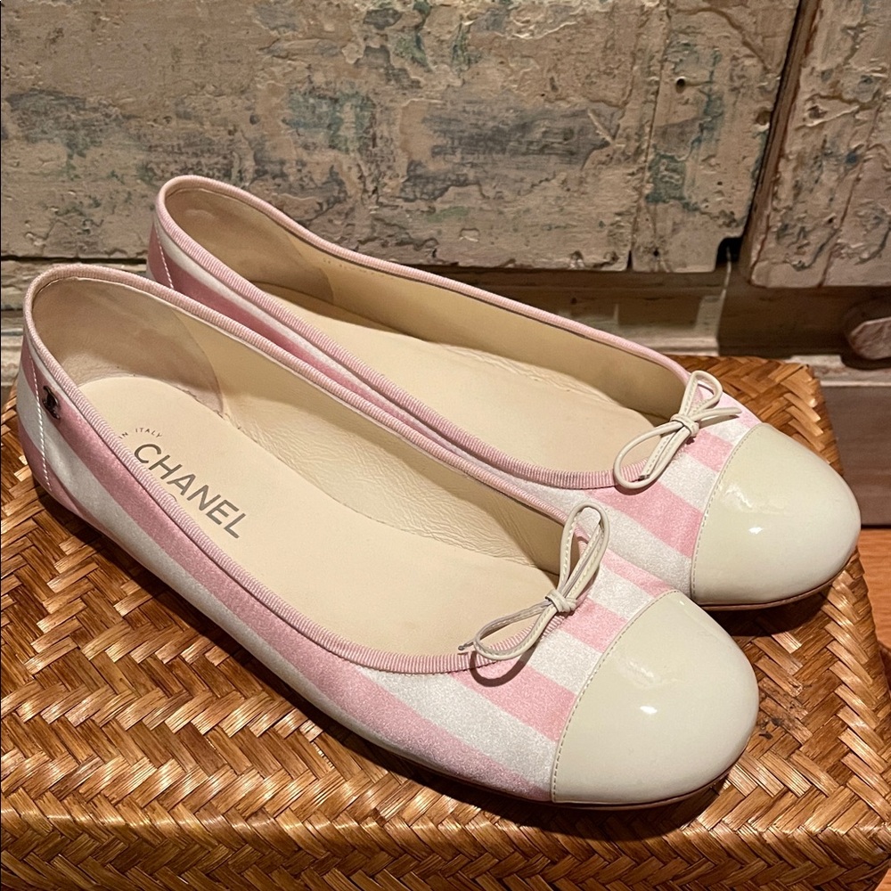 CHANEL Striped Pink and Cream DOLLY Ballet Flats with Chanel Shoe Bags /42/